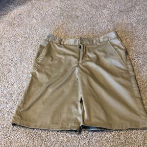 Boys’UA golf shorts